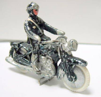 MOTOCYCLISTE